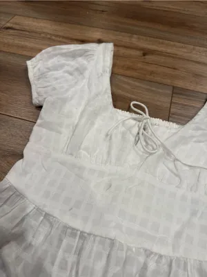 HOLLISTER NWT Ruffled White Babydoll Top | Size Small thumbnail 3
