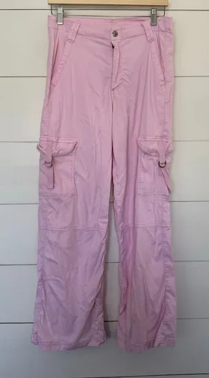 American Eagle Women’s 6 Super High Rise Baggy Wide Leg Cargo Pants Pink thumbnail 1