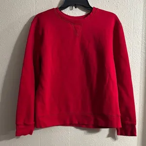 Everlast Crew Neck Sweater in Classic Red with Soft Knit Fabric thumbnail 1