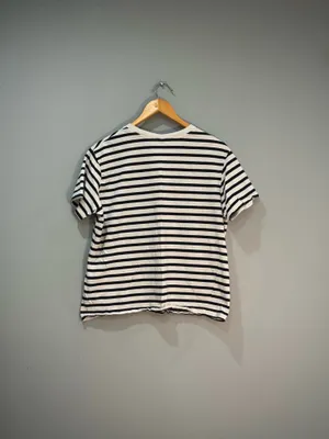 B/W H&M Striped Crewneck S/S Tee Size L EUC thumbnail 4