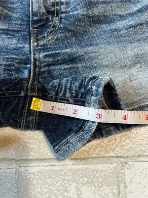 BKE Woman’s Denim Shorts in Faded Blue Size 28 thumbnail 6