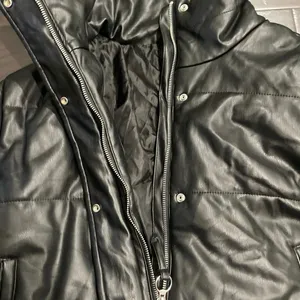 Vigoss Faux Leather Cropped Quilted Puffer Jacket SZ XL Military Flight Aviation thumbnail 3
