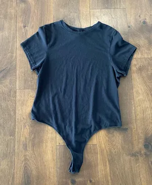 SKIMS COTTON JERSEY T-SHIRT BODYSUIT Black/snoot size 2X thumbnail 1