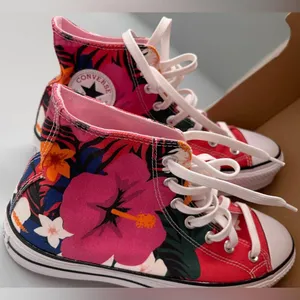 Converse Chuck Taylor All Star Lift Platform High Tops -Canvas in Strawberry Jam thumbnail 3