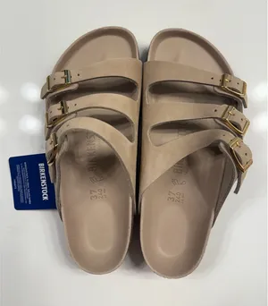 BIRKENSTOCK

Florida Hex Sandals thumbnail 1