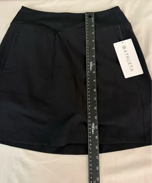Woman’s Athleta black golf skort- small thumbnail 4