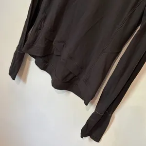 Lululemon Size 8 Close to Crossing Long Sleeve shirt Black Active #1000 thumbnail 3