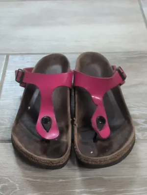 Birkenstock Patent Pink Gizeh Sandals | Women's 38 Birkenstock Gizeh Sandals thumbnail 2