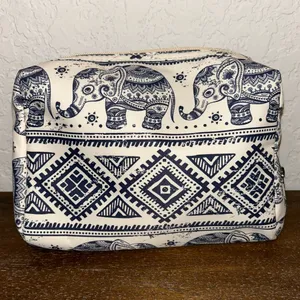 Norwey Zipper Closure Cosmetic Toiletry Travel Bag Size OS thumbnail 6