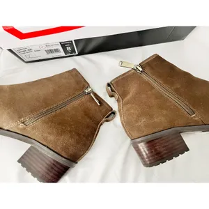 Blondo Sawyer Suede Booties thumbnail 5