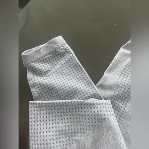 Nwot High Waisted Leggings And Top In Grey Color M thumbnail 4