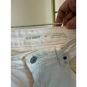 Old Navy Sky-Hi Extra High-Rise Wide Leg Jeans Women's Size 12 White Distressed thumbnail 8