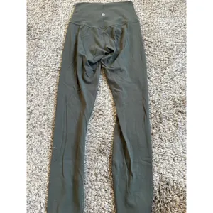Lululemon Women's Wunder Under High-Rise Ankle Leggings Green size 2 Nylon thumbnail 4