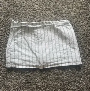 Abercrombie & Fitch White Mini Skort with Thin Gray Pinstripes thumbnail 8