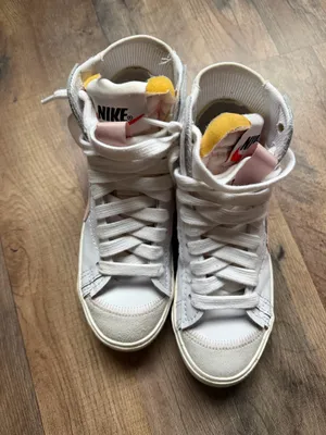nike shoes  thumbnail 3