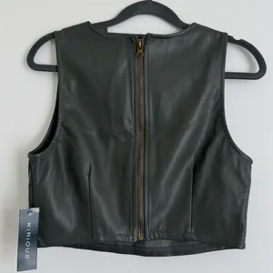 NWT Kurious Faux Leather‎ Boxy Zip Back Sleeveless Crop Top Gray Medium thumbnail 2