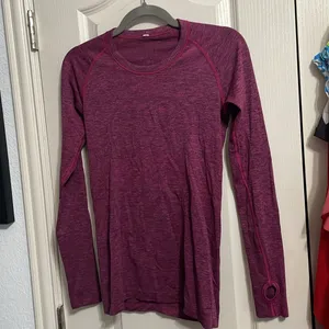 Lululemon Swiftly Tech Long Sleeve Crew in Heathered Jewelled Magenta thumbnail 3