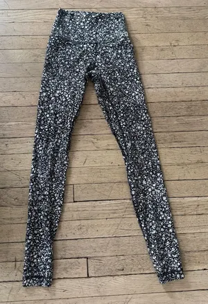 Lululemon floral leggings thumbnail 1