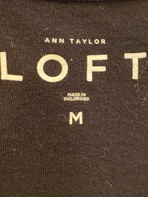 Ann Taylor LOFT Women’s Black Short Sleeve Scoop Neck Tee TShirt Sz M thumbnail 2