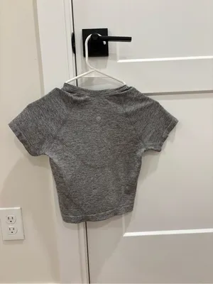 Lululemon Swiftly Tech Short Sleeve 2.0 Grey Top Size 4 thumbnail 3