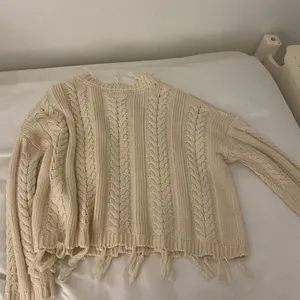 altard state sweater- medium thumbnail 3