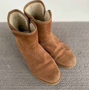 UGG Kristin Wedge Boot Bootie in Chesnut Tan Brown Size 8.5 thumbnail 1