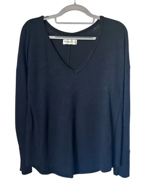 Abercrombie & Fitch Soft A&F Cozy Black Long Sleeved V Neck Tee - Medium thumbnail 1