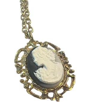 Gold Tone Filigree Black White Cameo Chain Link Short Pendant Necklace thumbnail 5