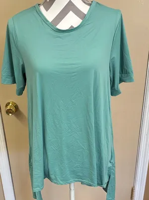 Chic Teal Short Sleeve Women's Top Green Size L thumbnail 1