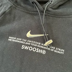 GUC NIKE Sportswear Swoosh French Terry Hoodie thumbnail 4