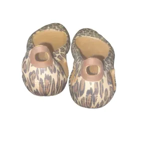 Crocs slip on leopard print size 8 thumbnail 2