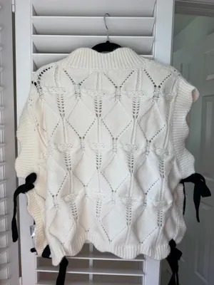 Boutique Cream Bow Sweater White Size L thumbnail 2