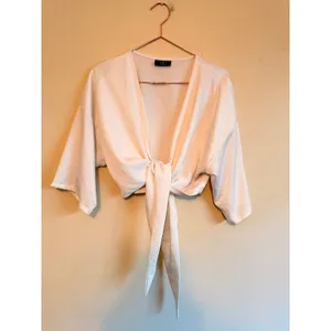 VICI Tie Front Top Womens Medium White‎ Boho Crop Bell Sleeve Textured Blouse thumbnail 2