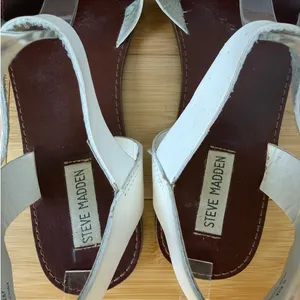 Steve Madden Bayle-R White Sandals Vegan Leather Silver Hardware Size 9.5 thumbnail 5