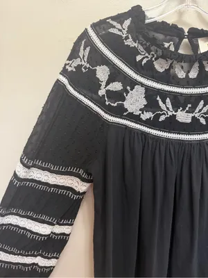 Maeve Anthropologie Winona Lace Embroidered Top Blouse Black White Size Small thumbnail 5