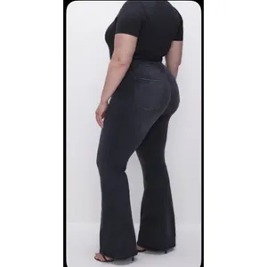 Good American Always Fits Good Legs Flare Jeans Plus Size 28-32 Faded Black NEW thumbnail 14