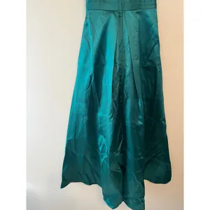 Lulu’s Broadway Show Emerald Green High-Low Gown Size M thumbnail 10