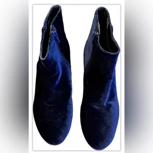 Steve Madden blue velvet booties thumbnail 2