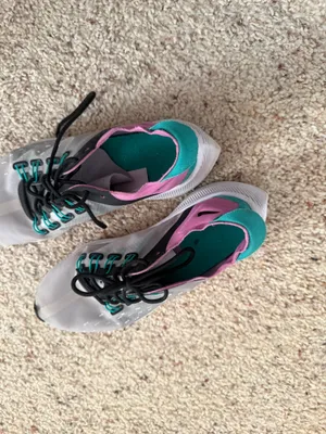 Nike  thumbnail 2