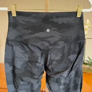 Lululemon Align High-Rise Pant 28” Heritage Camo Deep Coal Size 6 thumbnail 6