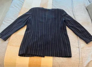 Dana Buchman Wool Blazer size 16 or L/XL GUC Y2K style. dry cleaned. #vintage #Blazer #office #businesscasual #pinstripe thumbnail 3