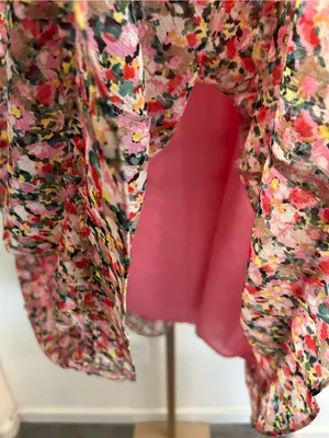 Boden Ruffle Crinkle Maxi Skirt in a beautiful pink floral print size 12 $159 thumbnail 5