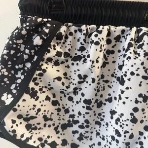 Fabletics Women’s Running Shorts Size M thumbnail 3
