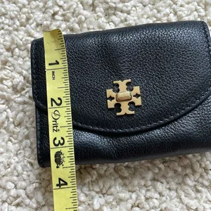 New condition Tory Burch black leather turn lock mini wallet thumbnail 8