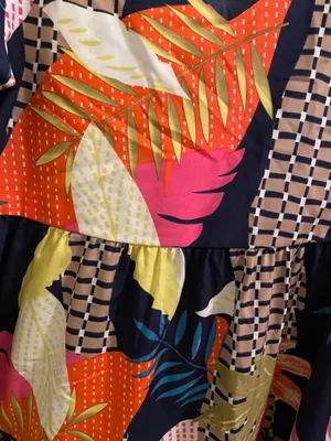 Boutique Vibrant Tiered Mini Dress Tropical Prints V Neck Flowy Medium thumbnail 5
