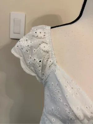 URBAN Romantics White Eyelet Tie-Front crop top size medium thumbnail 7