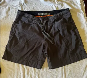 Icebreaker New Zealand Merino Women's Hiking Cargo Shorts, Charcoal, Size 28 thumbnail 1