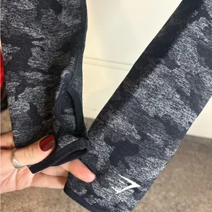 Gymshark SEAMLESS LONG SLEEVE CROP TOP Size Small thumbnail 3