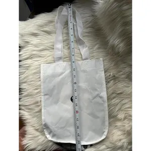 Lululemon White Tote Bag - Stylish & Durable thumbnail 3