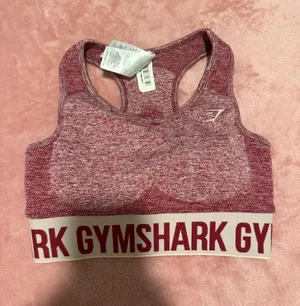 Gymshark sports bra thumbnail 1